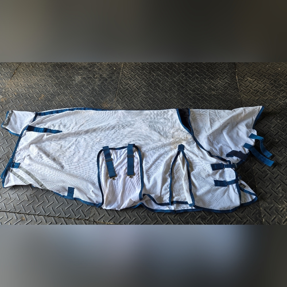 Schneiders White and Blue Horse Fly Sheet